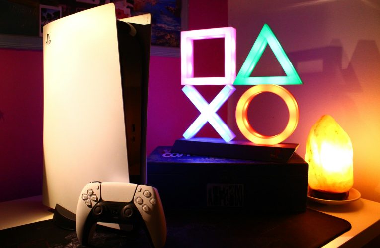 PlayStation Plus de Agosto: Mortal Kombat 1 e Spider-Man Lideram as Novidades do Catálogo