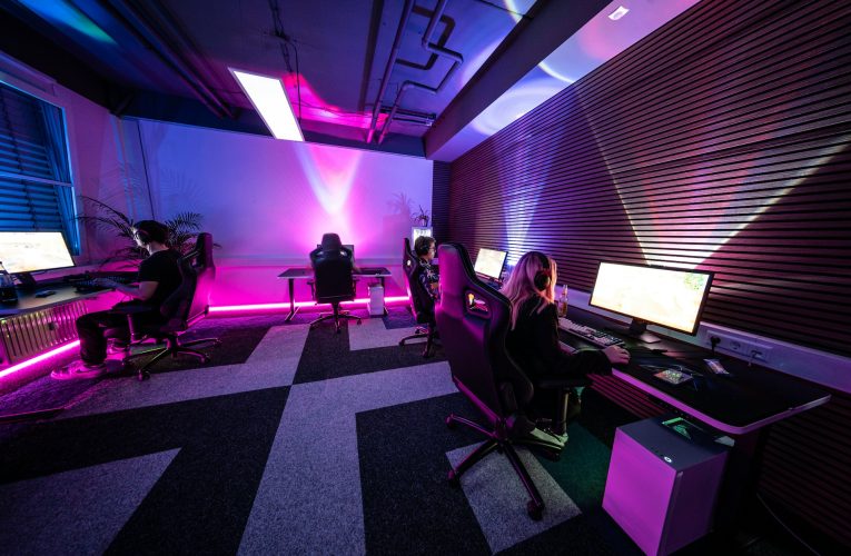 A fronteira difusa entre o virtual e o real: do realismo do Arma 3 às polêmicas de IA no Fortnite